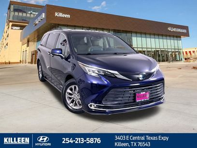 Used 2021 Toyota Sienna XLE