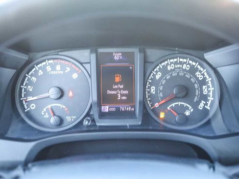 Certified 2018 Toyota Tacoma SR image 24