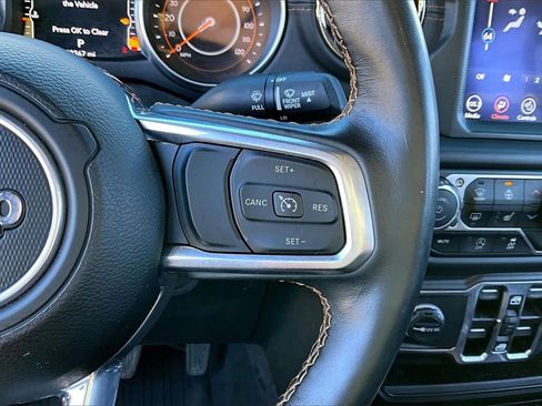 Certified 2021 Jeep Gladiator Overland image 29