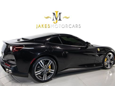 Used 2020 Ferrari Portofino image 11