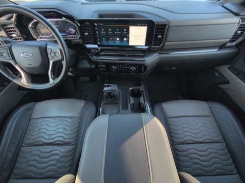 Used 2024 Chevrolet Silverado 1500 ZR2 image 9