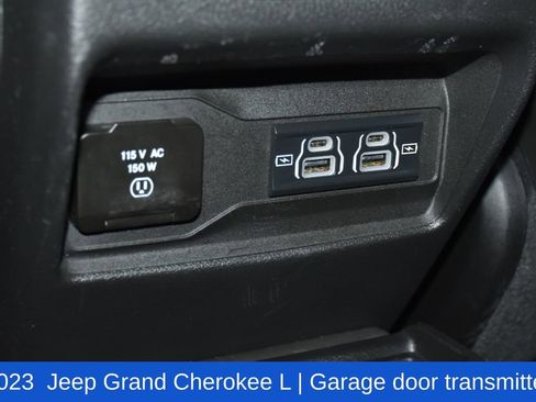Used 2023 Jeep Grand Cherokee L Limited w/ Black Appearance Package AWD/4WD image 30