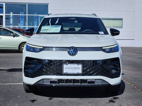 New 2026 Volkswagen Tiguan SE R-Line AWD/4WD image 9