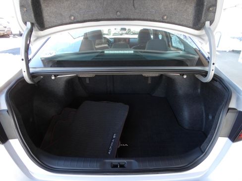 Certified 2023 Nissan Altima 2.5 SR w/ SR Premium Package image 11