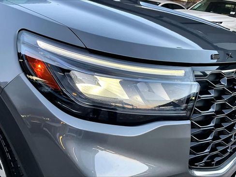 Used 2025 Ford Explorer ST-Line image 27