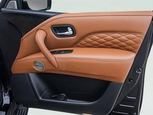 Used 2024 INFINITI QX80 Sensory w/ Cargo Package image 36