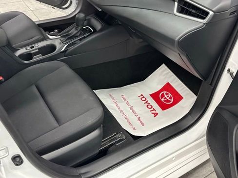 Used 2024 Toyota Corolla LE image 28