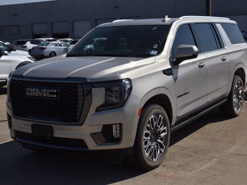 Used 2024 GMC Yukon XL Denali Ultimate image 1