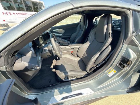 Used 2024 Chevrolet Corvette Z06 w/ Z07 Performance Package RWD image 15