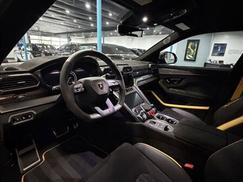 Used 2024 Lamborghini Urus Performante image 11