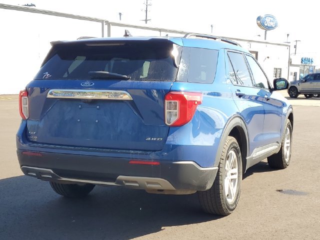 Used 2021 Ford Explorer XLT w/ Equipment Group 202A AWD/4WD image 4