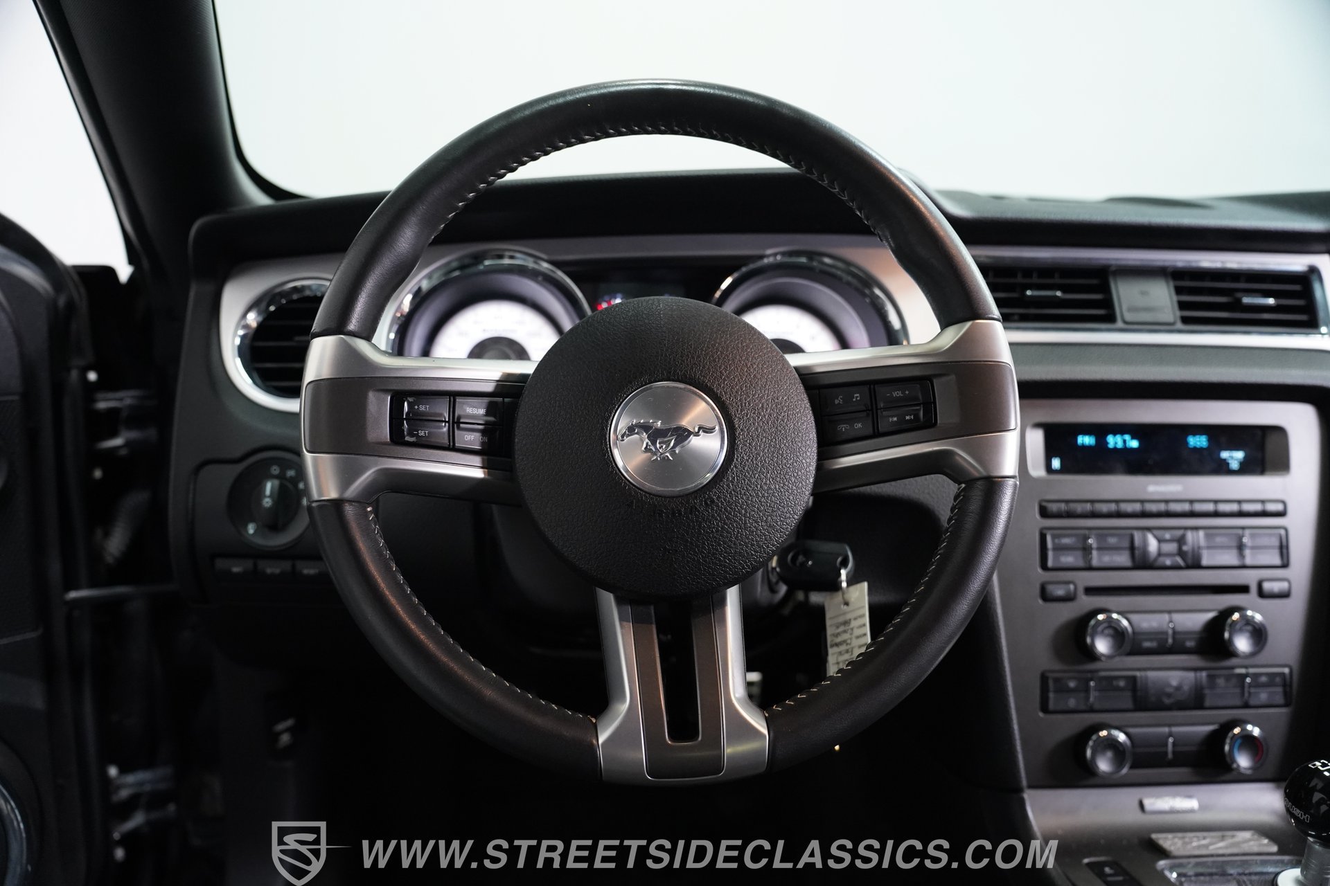 Used 2012 Ford Mustang GT Premium w/ HID Headlamps & Security Pkg RWD image 38