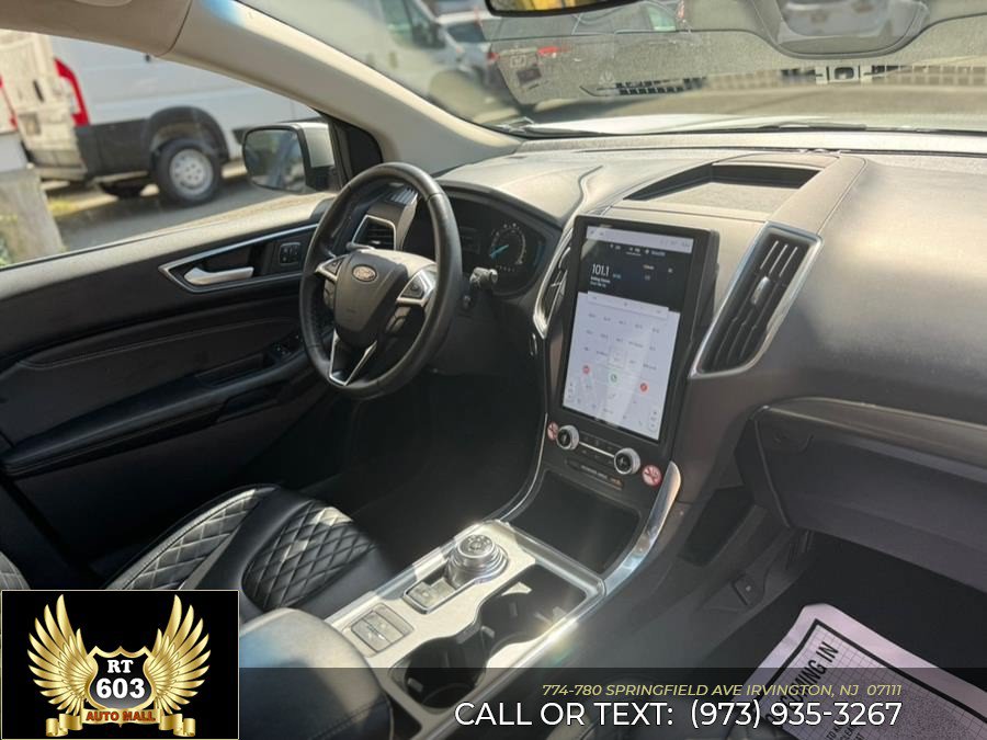 Used 2023 Ford Edge Titanium AWD/4WD image 16