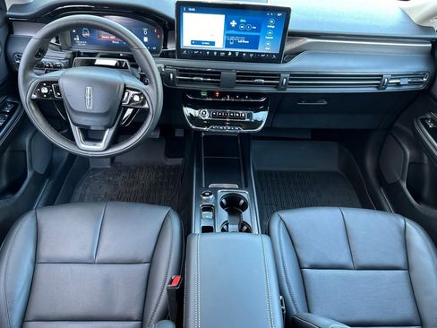 New 2025 Lincoln Corsair Reserve w/ Equipment Group 202A image 12