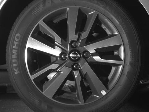 Used 2025 Nissan Versa SV image 15