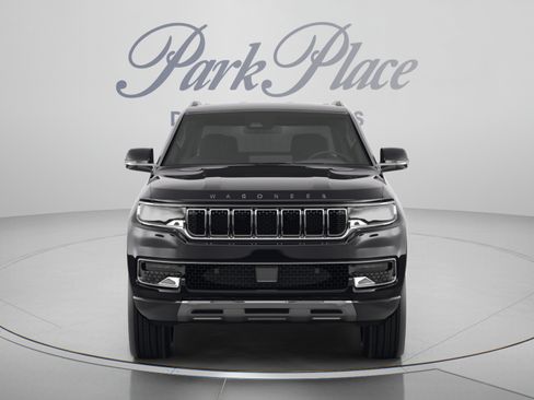 Used 2023 Jeep Wagoneer Series II AWD/4WD image 8