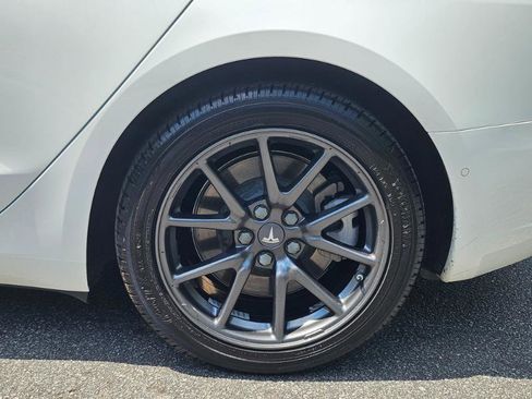 Used 2019 Tesla Model 3 image 18