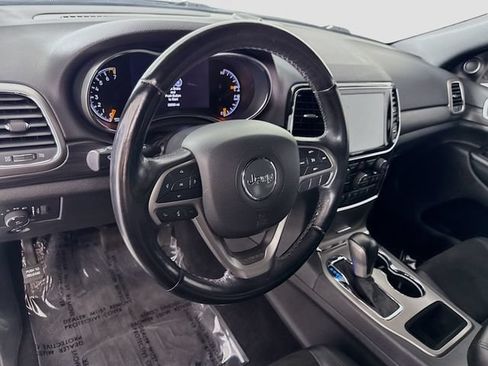 Used 2021 Jeep Grand Cherokee Laredo X AWD/4WD image 9