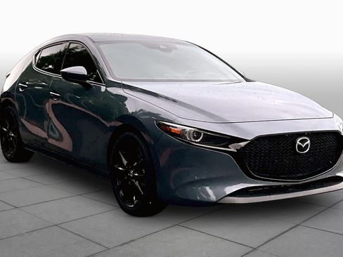 Used 2021 MAZDA MAZDA3 s FWD image 2