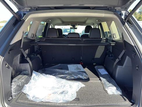 New 2026 Volkswagen Atlas Peak Edition image 12