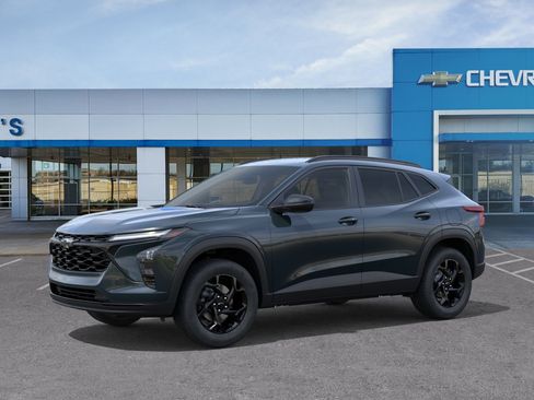 New 2026 Chevrolet Trax LT w/ Driver Confidence Package FWD image 2