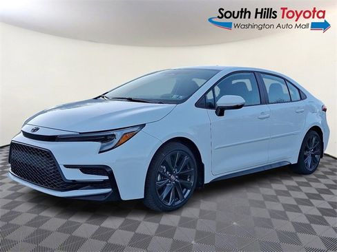 New 2026 Toyota Corolla SE image 3
