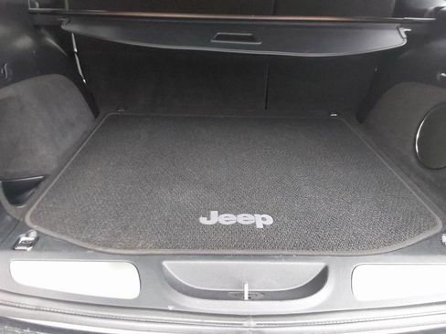 Used 2020 Jeep Grand Cherokee Summit image 16