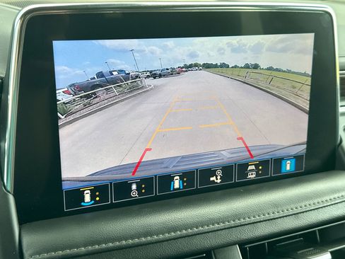 Used 2021 Chevrolet Suburban High Country image 17