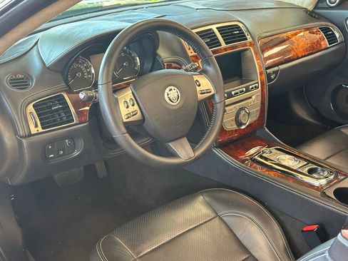 Used 2010 Jaguar XK Convertible RWD image 13
