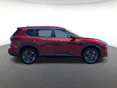Used 2024 Nissan Rogue SV w/ SV Premium Package AWD/4WD image 4