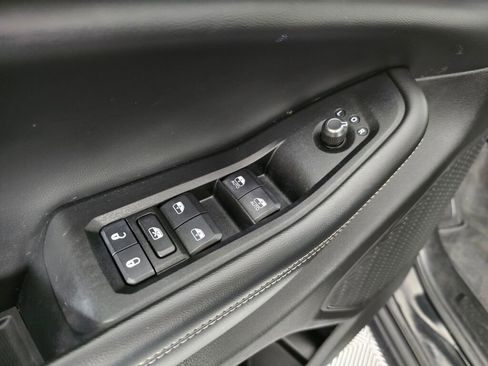 Used 2023 Jeep Grand Cherokee Limited w/ Black Appearance Package image 20