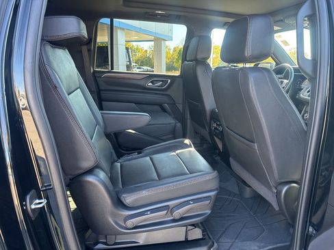 Used 2024 Chevrolet Suburban High Country w/ Premium Package image 40