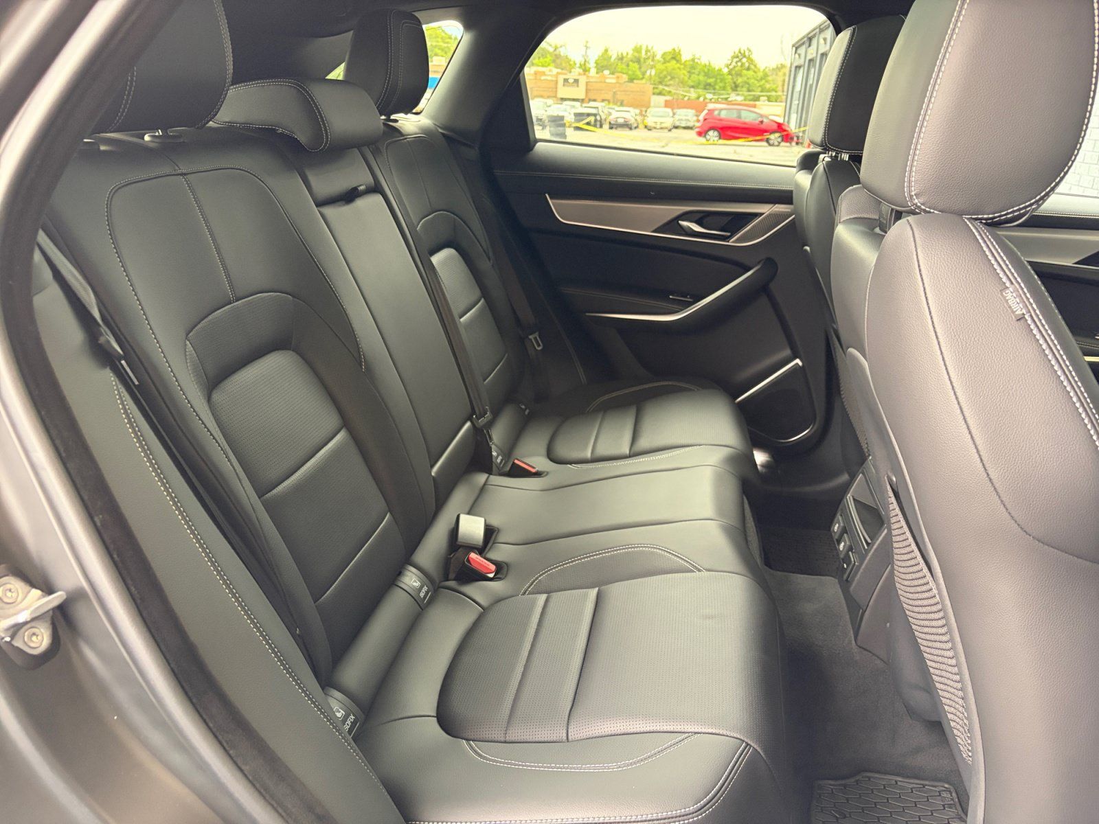 Used 2026 Jaguar F-PACE R-Dynamic S AWD/4WD image 18