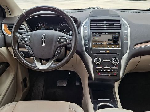 Used 2018 Lincoln MKC Select w/ Select Plus Package image 20