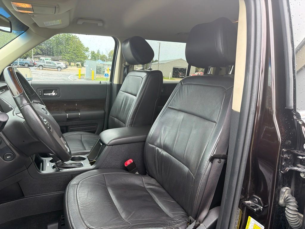 Used 2013 Ford Flex Limited FWD image 11