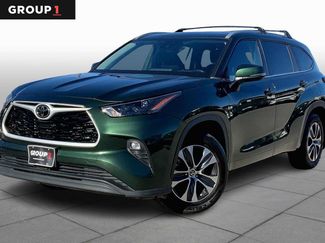Used 2023 Toyota Highlander XLE FWD video 1