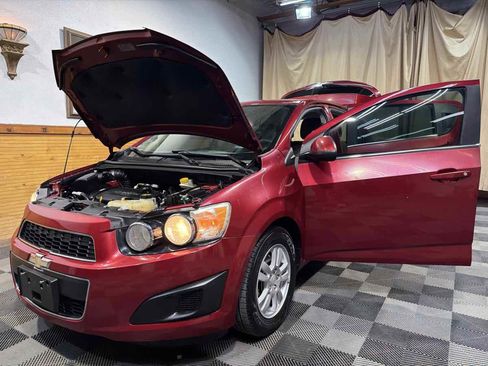 Used 2014 Chevrolet Sonic LT image 11