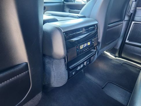 Used 2025 Jeep Wagoneer 4WD image 29