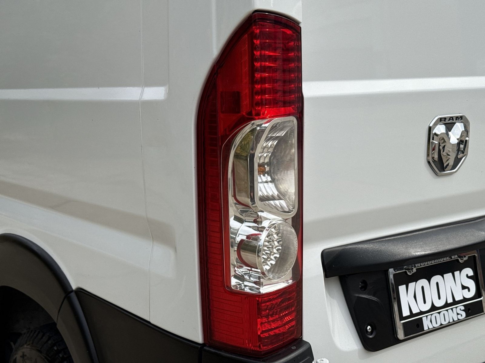 Used 2024 RAM ProMaster 2500 w/ Convenience Group FWD image 15