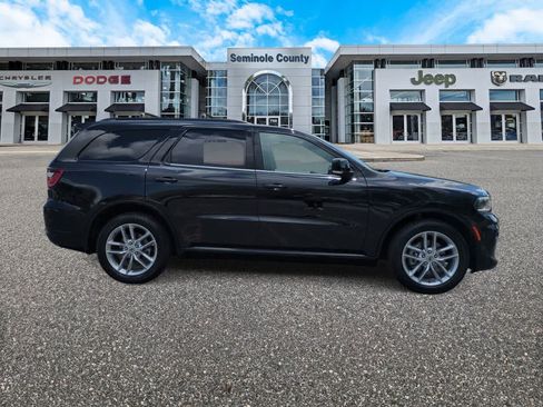 Used 2024 Dodge Durango GT RWD image 9