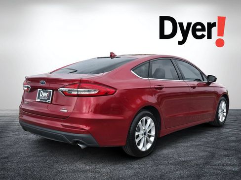 Used 2020 Ford Fusion SE FWD image 4
