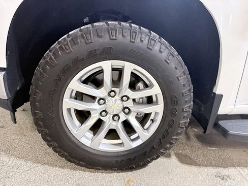 Used 2020 Chevrolet Silverado 1500 LT w/ All-Star Edition image 38