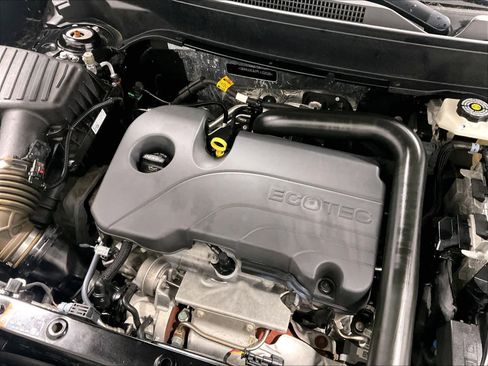 Used 2023 Chevrolet Equinox LT image 35