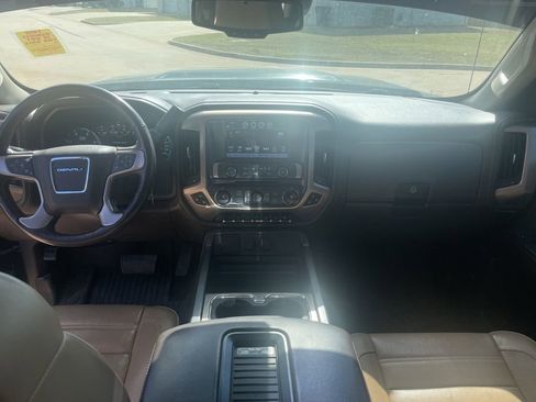 Used 2018 GMC Sierra 2500 Denali w/ Duramax Plus Package image 9