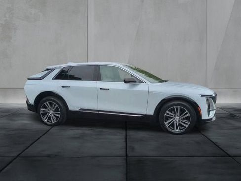 New 2026 Cadillac Lyriq Luxury RWD image 4