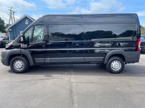Used 2018 RAM ProMaster 2500 w/ Interior Convenience Group FWD image 2