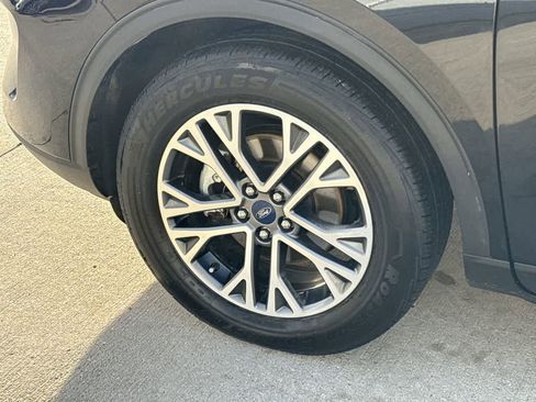 Used 2020 Ford Escape SEL image 12