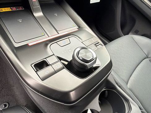 New 2026 Subaru Solterra Premium image 24