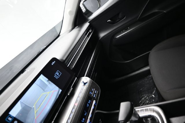 Used 2025 Hyundai Kona SEL FWD image 15