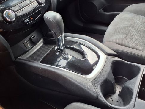Used 2016 Nissan Rogue SV AWD/4WD image 11